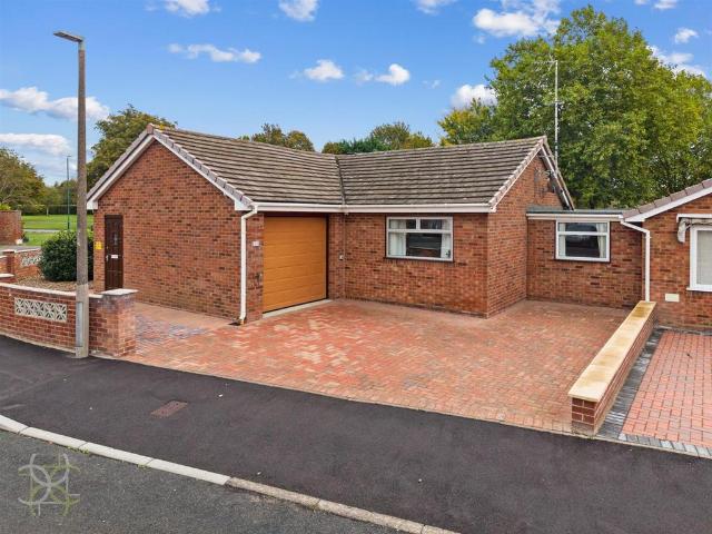 Bungalow for sale in Bengeworth, Wychavon