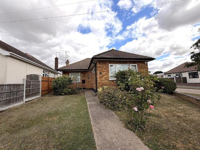 Bungalow for sale in Alton Barnes, Essex