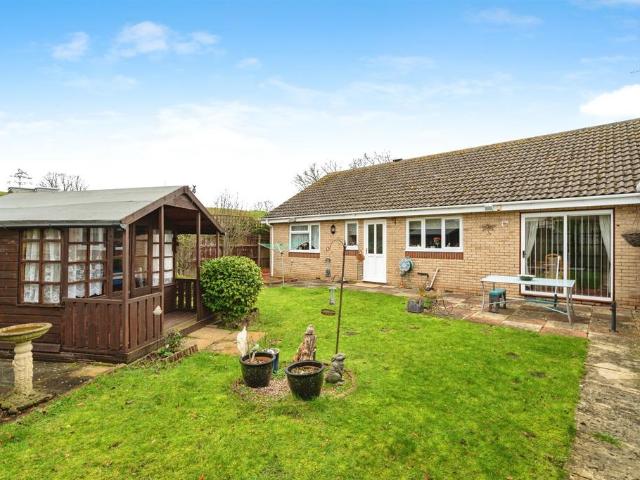 Bungalow for sale in Stokesby, Norfolk