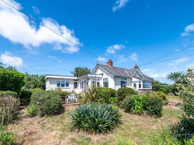 Bungalow for sale in Alverstone, Isle Of Wight