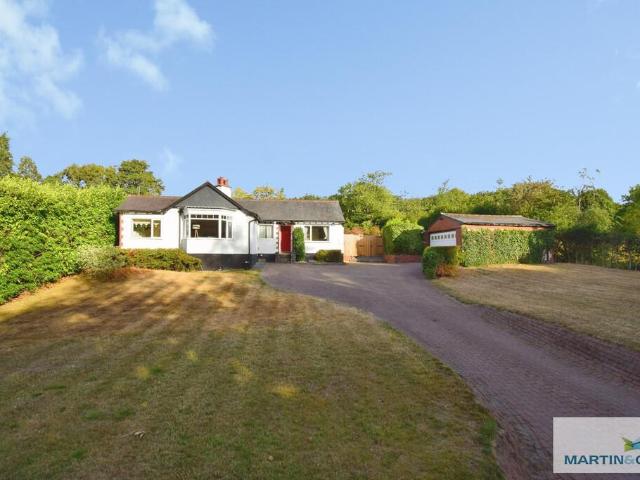 Bungalow for sale in Bromsgrove, Worcestershire