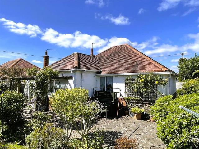 Bungalow for sale in Milton on Stour, Gillingham