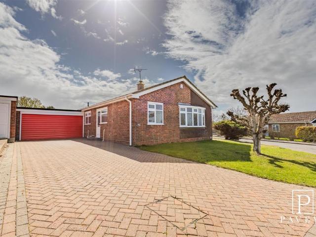 Bungalow for sale in Frinton and Walton, Dale Hill
