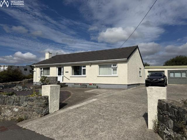 Bungalow for sale in Gwalchmai, Wales