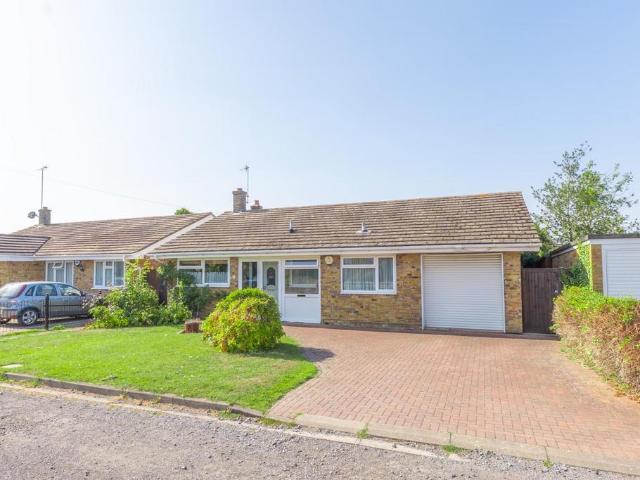 Bungalow for sale in Pitstone