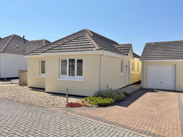 Bungalow for sale in Kingsteignton, Teignbridge