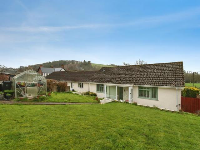Bungalow for sale in Exebridge, Somerset