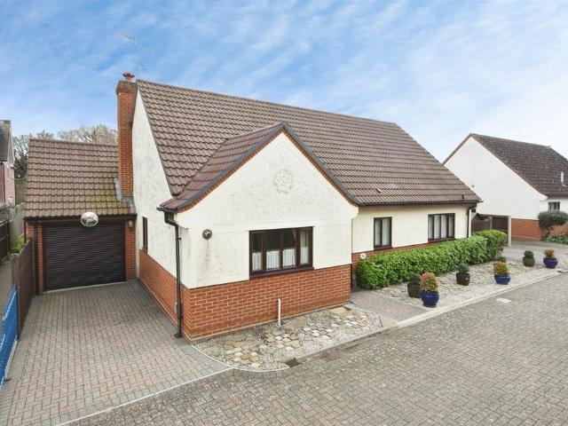 Bungalow for sale in Bocking, Chipping Hill