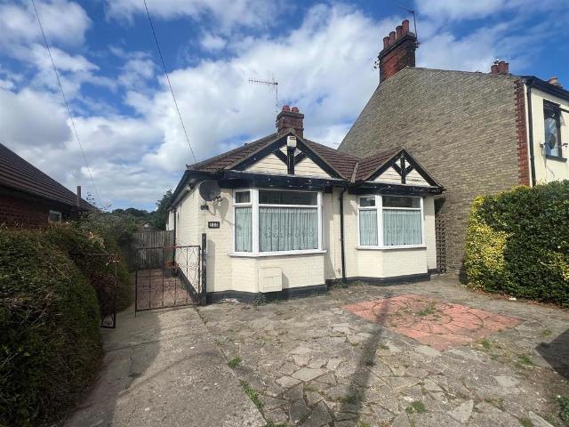 Bungalow for sale in Eastbridge, Suffolk