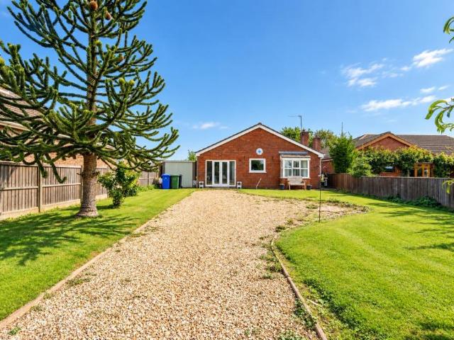 Bungalow for sale in Leake Common Side, Boston