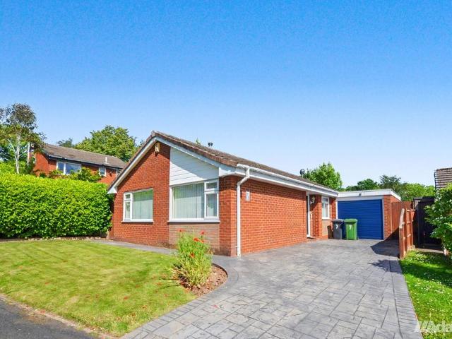 Bungalow for sale in Beechwood, Halton