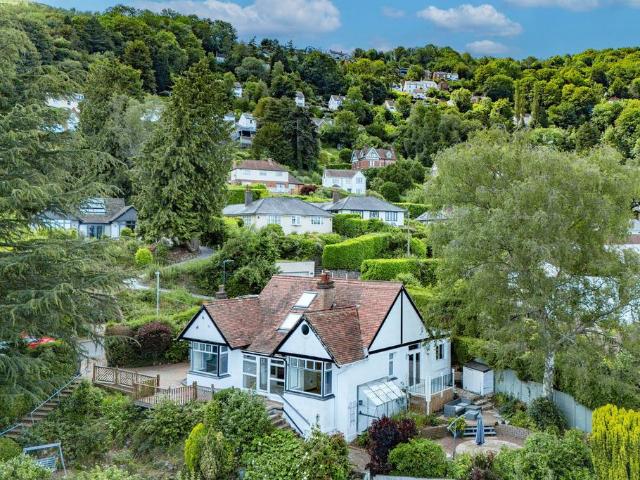 Bungalow for sale in Wyche, Forthampton