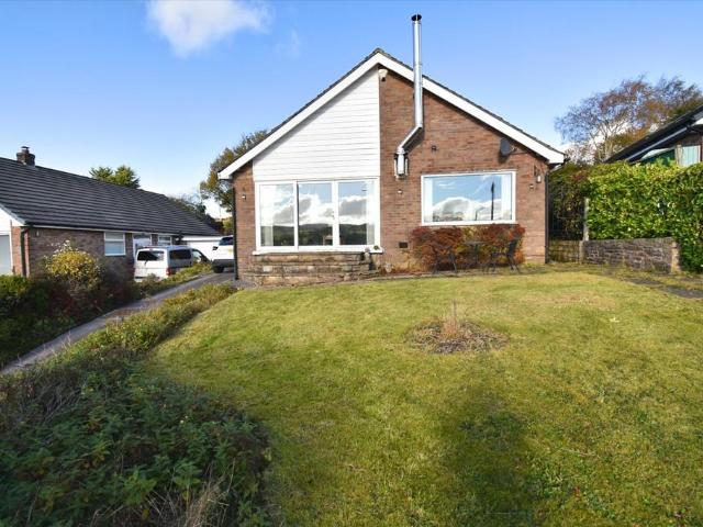 Bungalow for sale in Horwich End, High Peak