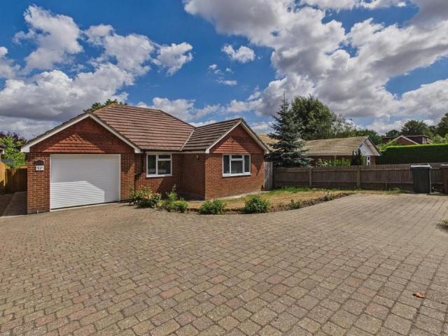 Bungalow for sale in Willesborough Lees, Bridgefield