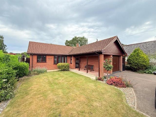 Bungalow for sale in Stokesby, Norfolk