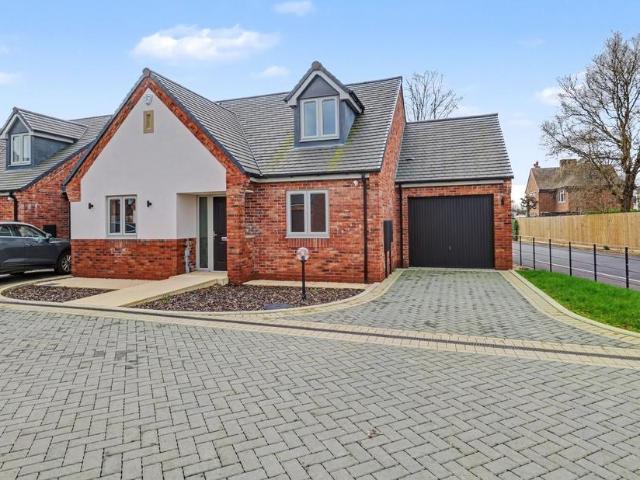 Bungalow for sale in Barton, Leicestershire