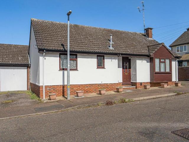 Bungalow for sale in Chipping Hill, Essex