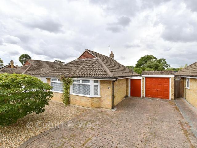Bungalow for sale in Highwood, Horsham