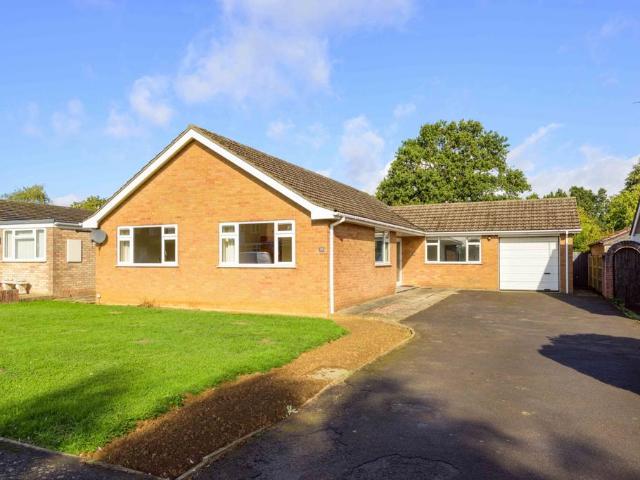 Bungalow for sale in Barholm, Lincolnshire