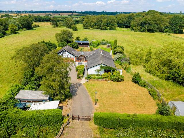 Bungalow for sale in Antrobus, Cheshire