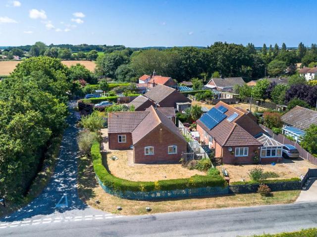 Bungalow for sale in Comers, Norfolk