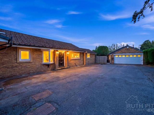 Bungalow for sale in Ackworth, High Ackworth