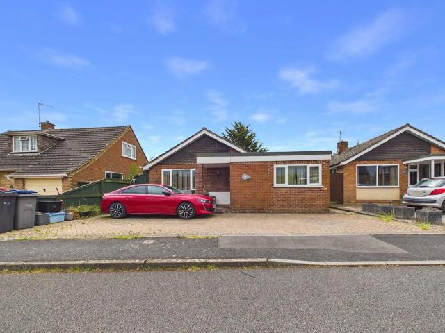 Bungalow for sale in Calne