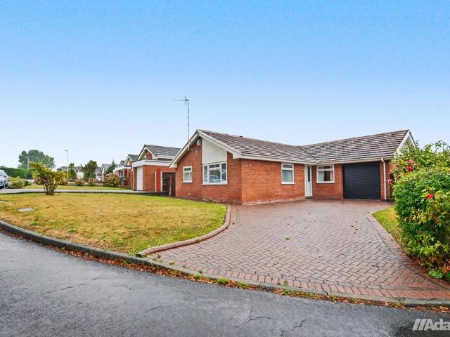 Bungalow for sale in Halton