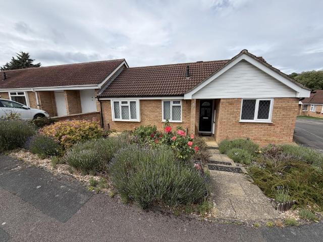 Bungalow for sale in Heol-las, Surrey
