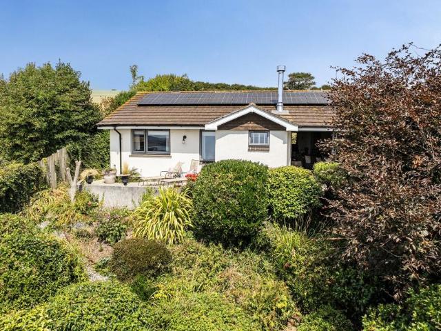 Bungalow for sale in Strode, Devon