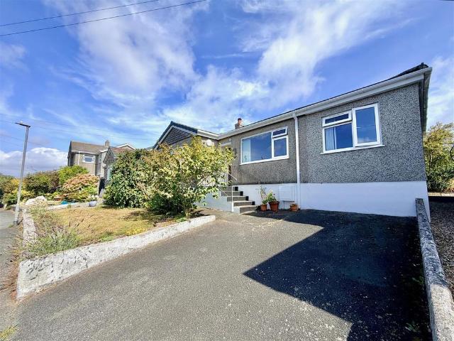 Bungalow for sale in Strode, Devon