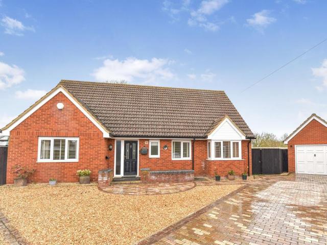 Bungalow for sale in Holywell-cum-Needingworth, Huntingdon
