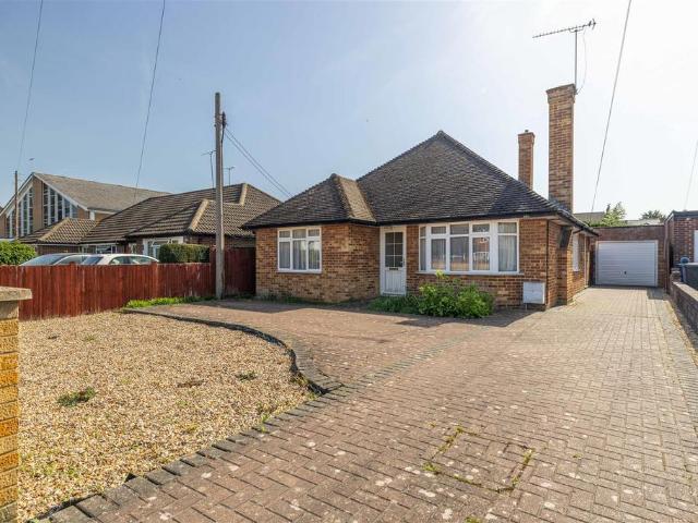 Bungalow for sale in Clewer Village, Windsor