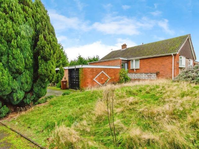 Bungalow for sale in Broomhill, Chadsmoor