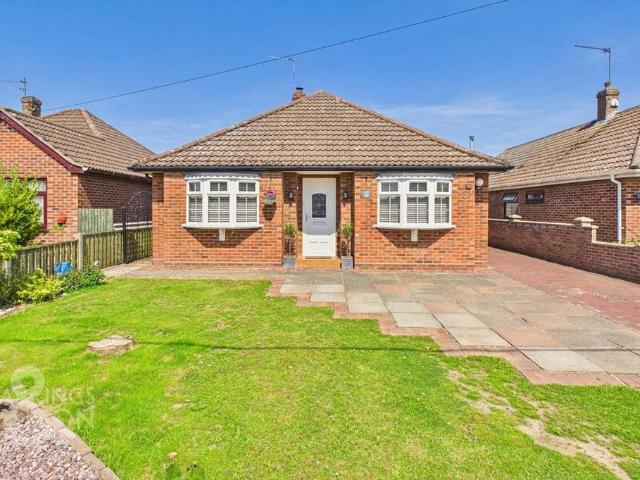 Bungalow for sale in New Rackheath, Crostwick