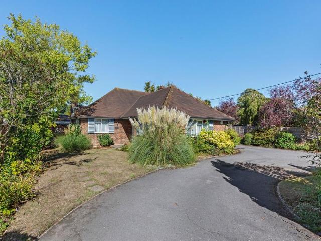 Bungalow for sale in Chepping Wycombe, Loudwater