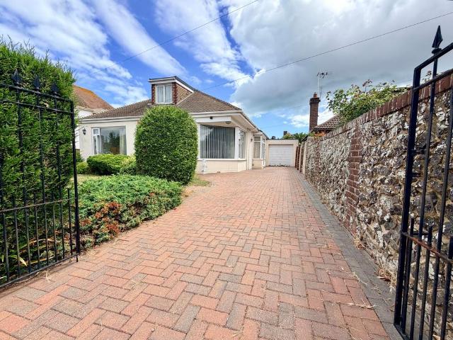 Bungalow for sale in East Cliftonville, Acol