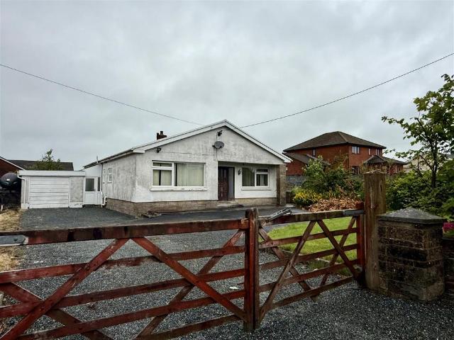Bungalow for sale in Gorslas, Cefneithin