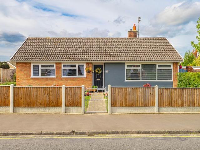 Bungalow for sale in Stokesby, Norfolk