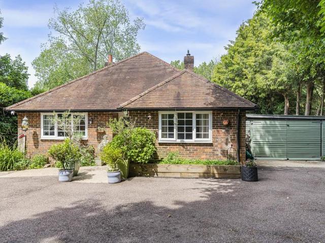 Bungalow for sale in The Butts, Kent