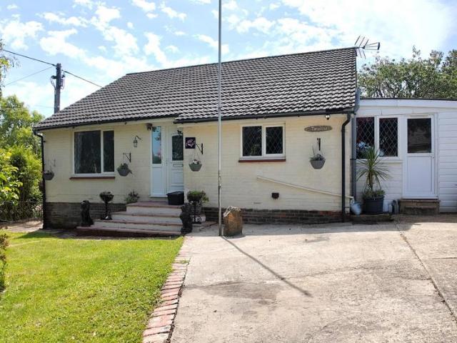 Bungalow for sale in Rookley Green, Rookley
