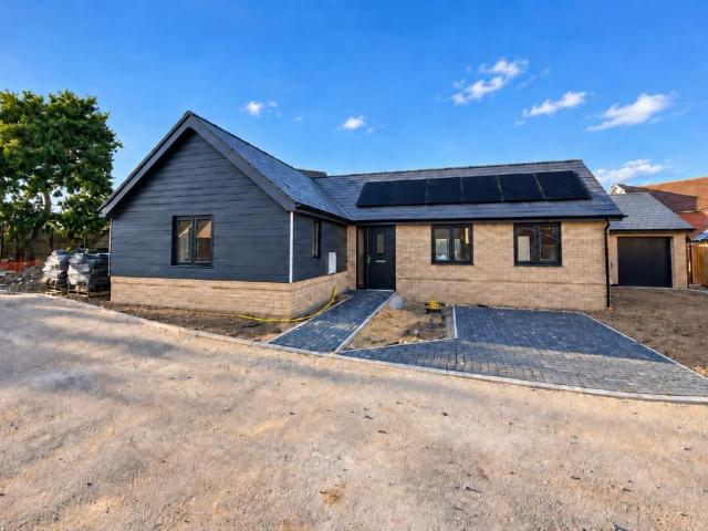 Bungalow for sale in Elmstead, Dale Hill