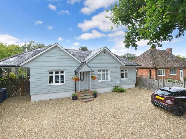 Bungalow for sale in Fole, Surrey