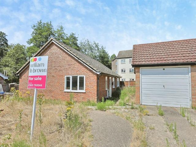 Bungalow for sale in Clover Hill, Norwich