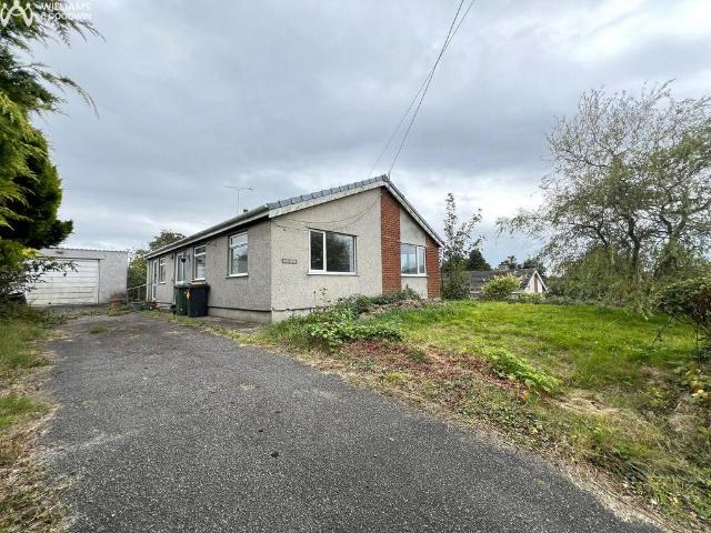 Bungalow for sale in Gwalchmai, Wales