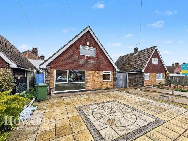 Bungalow for sale in Stokesby, Norfolk