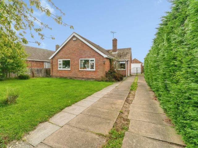 Bungalow for sale in New Waltham