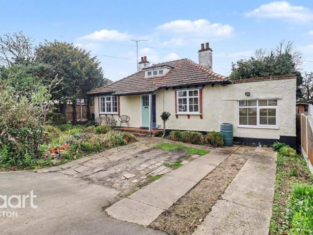 Bungalow for sale in Holland-on-Sea, Dale Hill