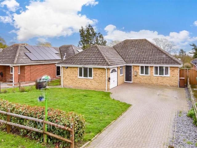 Bungalow for sale in Allhallows