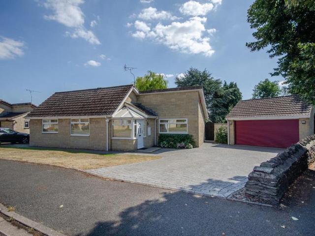 Bungalow for sale in Winterbourne, South Gloucestershire